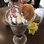 124382145 - ダークチェリーパフェ1210円（税込）