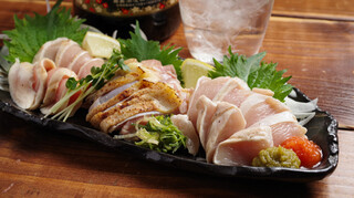 TSURUGI - 朝引き鶏のタタキ造り 三種盛り