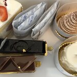 ルメルクール - 少々の揺れではビクともしないよう
      きっちり固定して箱に詰めてくれます
      