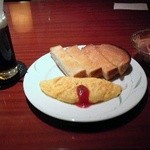 三番館 - モーニング650円　卵とトースト