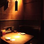 居酒屋 土間土間 多摩センター駅前店 - 人気のカップル席。内緒の告白もラブラブな会話も周りを気にせずできちゃう♪