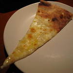 ナポリの食卓　 - 4種チーズのピザ（ピザ食べ放題）