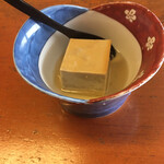 hokkairyouritoshunnoajinomura - かに味噌豆腐です。