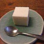 北海料理と旬の味 のむら - 今日は白桃のムース。以上がかに御膳3000円。