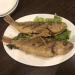 友来 - 小川魚のお料理・・・塩のみの味付けですが、川魚独特の臭みもなく美味しくいただけました。