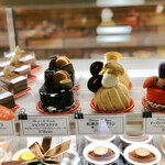 ふらんす菓子　コミネヤ - 終了時のショーケース左