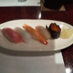 寿司割烹 新潟 日本橋 - 〆の寿司