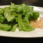 じん市 - 天然とらふぐ焼きじも　サラダ　リーフレタス