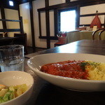 ROGA - お水を一切使わず作り上げる　特製カレーライス（サラダ付き）