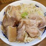 ラーメン二郎 - 豚はヤサイの下に隠れていますよ～