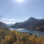 定山溪鶴雅リゾートスパ森の謌 - こちらは帰り道の湖