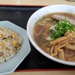 らあめん市場麺太鼓 - 