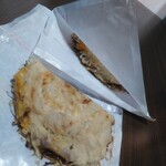 まっちゃん - 料理写真:手前　イカ玉　奥　豚玉