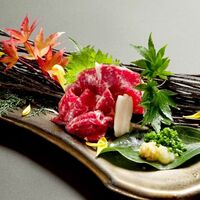 熊本産　霜降り馬刺し