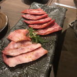 Yakiniku Ushiwakamaru - 