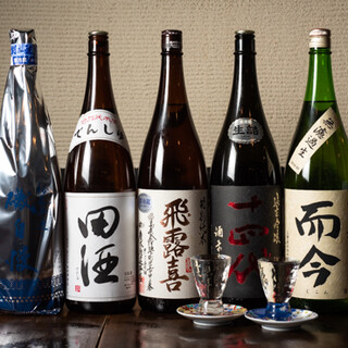 日本酒の品揃えは常時25種類以上！希少銘柄もリーズナブル◎