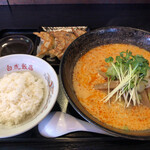 白虎飯店 - 