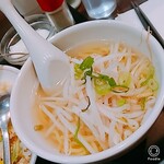 Shan Hai Gaden - ランチにて　セットメニューの半ラーメン　あっさり系で私好みでした