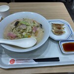 リンガーハット - 長崎ちゃんぽん(麺2玉)(590円)＋Bセット(150円)