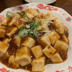 昇龍 - 麻婆飯。今日はいつもより豆腐が固かった!!辛くてﾜﾀｼはいつもむせちゃいます。