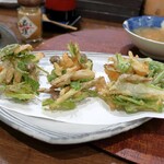 桶家乃隠居 - 若ごぼうとセリのかき揚げ