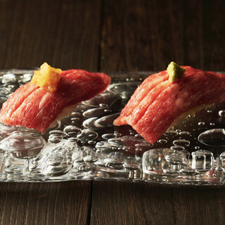 8席の小さいお店。