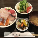 炭火焼　海輪亭 - 海鮮丼５種盛り＝１８５０円 税込