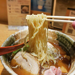 Yakiago Shio Ramen Takahashi Shinjuku Hon Ten - 麵條提升特寫