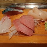 浅野寿司 - 刺身の図