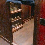 秋田牛鉄板焼 銀座五明 - 待合室入口（茶室風）