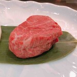 秋田牛鉄板焼 銀座五明 - 秋田牛（焼く前）