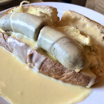 The old man`s Cafe - ヴァイスブルストンのチーズクリームサンド¥1480