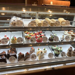 cake shop Nia - 夕方に行ったのでチョット少な目でした^^;