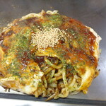 Okonomiyaki Sumireya - 「肉玉うどん」（700円）+「玉子ダブル」（50円増）