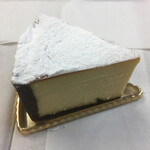 パティシエ シマ - スペシャルチーズケーキ550円（税抜）　このずっしり感