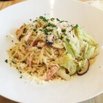 ボーノ - ランチ  キャベツとベーコンと生シイタケのペペロンチーノ