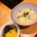 あじ平 - 雑炊には香の物が付いてきます。嬉しい♡