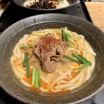 山下本気うどん - 期間限定 麻辣牛肉うどん（1050円）