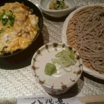 八兆屋  石川県庁前店 - 親子丼とおそばの膳（880円）