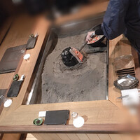 柳家 - エージェントお気に入りのお部屋です。
                    食べログGOLD、Michelin La Listeの盾が置いてあります。
                    今宵頂く首の長い鴨と、首の短い鴨の剥製が置いてあります。あと、座敷童も居そうです！笑笑