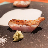 蒼 - 太刀魚とのどぐろを藁焼きにして中国の甘酒ソースを