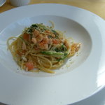 ルクソール - フェデリーニ　サーモン、水菜、フレッシュトマトを和えたアーリオ・オーリオペペロンチーニ