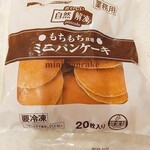 オーケー - ★モチモチパンケーキ 380円 冷凍で美味しいデザートを探してたが、表記通りレンチンしても固くて不味い。カントリーマアムぐらいの固さ。焼きムラがある。