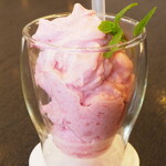 Cafe Riviere - 白桃とラズベリーのスムージー