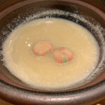 Kappou Ichika - 鍋：白菜のスープ仕立て　素麺 シンプルな鍋。白菜が甘い。手まり麩が色どり。とても好み。