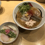 饗 くろ喜 - 「真鱈の味噌そば」1500円＋「肝トッピング」150円、「真鱈の昆布〆飯」300円