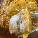 中国料理の店 柳麺 - 玉子の中は小海老とネギ。餡は塩味がちょうどで美味しい。