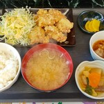 キッチン そら - からあげ定食（さっぱりおろしソース）のご飯半分 580円