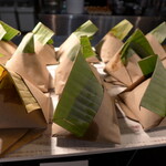 HOTEL STRIPES KUALA LUMPUR - ナシレマ・こうして包んであります