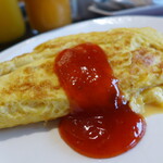 HOTEL STRIPES KUALA LUMPUR - オムレツ、できた！